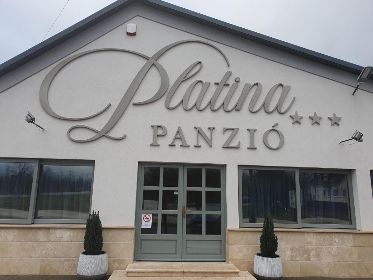 Platina Panzio*** Bed & Breakfast Újhartyán Exterior foto