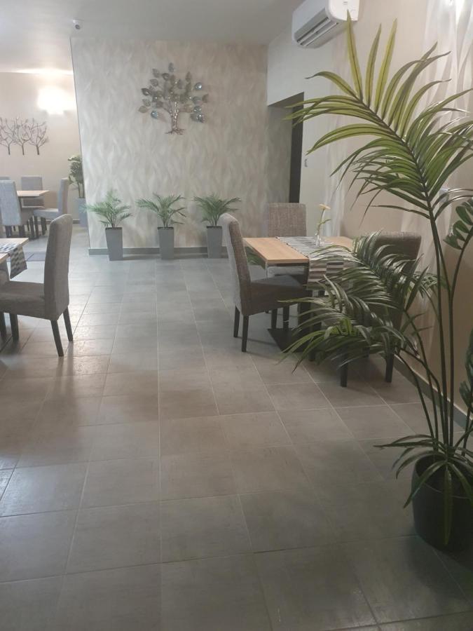 Platina Panzio*** Bed & Breakfast Újhartyán Exterior foto